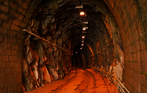 Podoby osvětlovacích zařízení v podzemních dolech